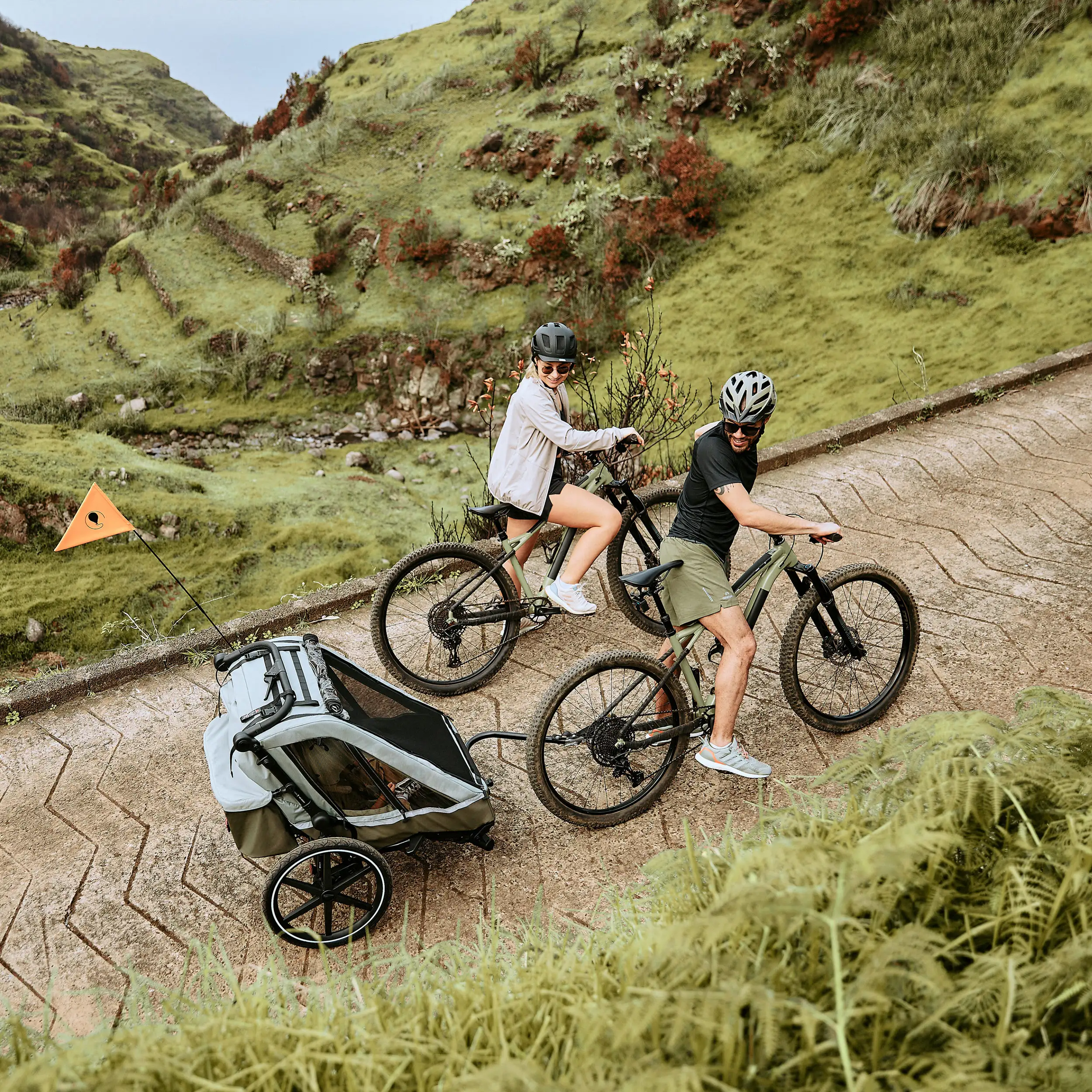 Tour 2 bicycle trailer with 2 comfortable seats & air wheels - Olive