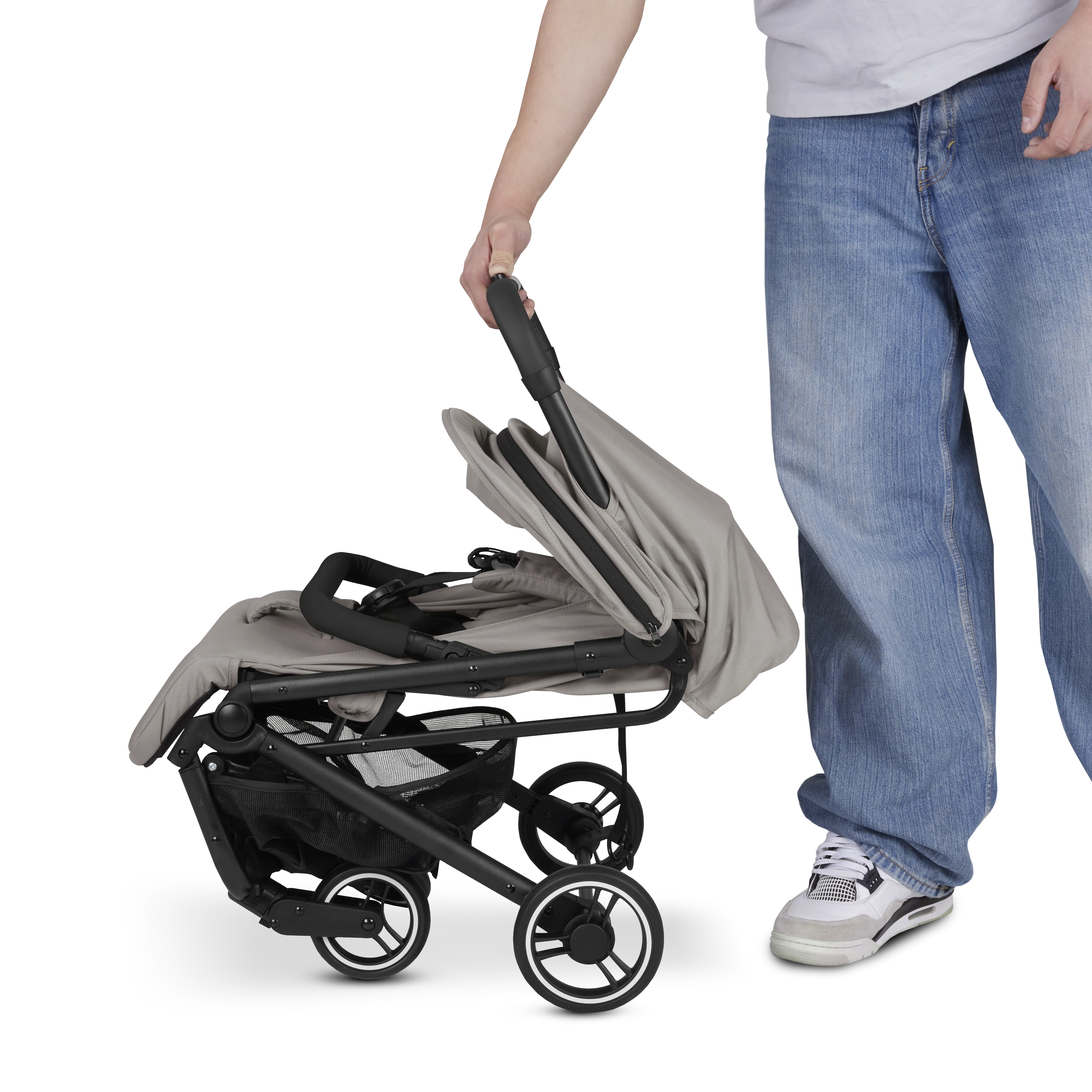 Easy to use with folding with one hand