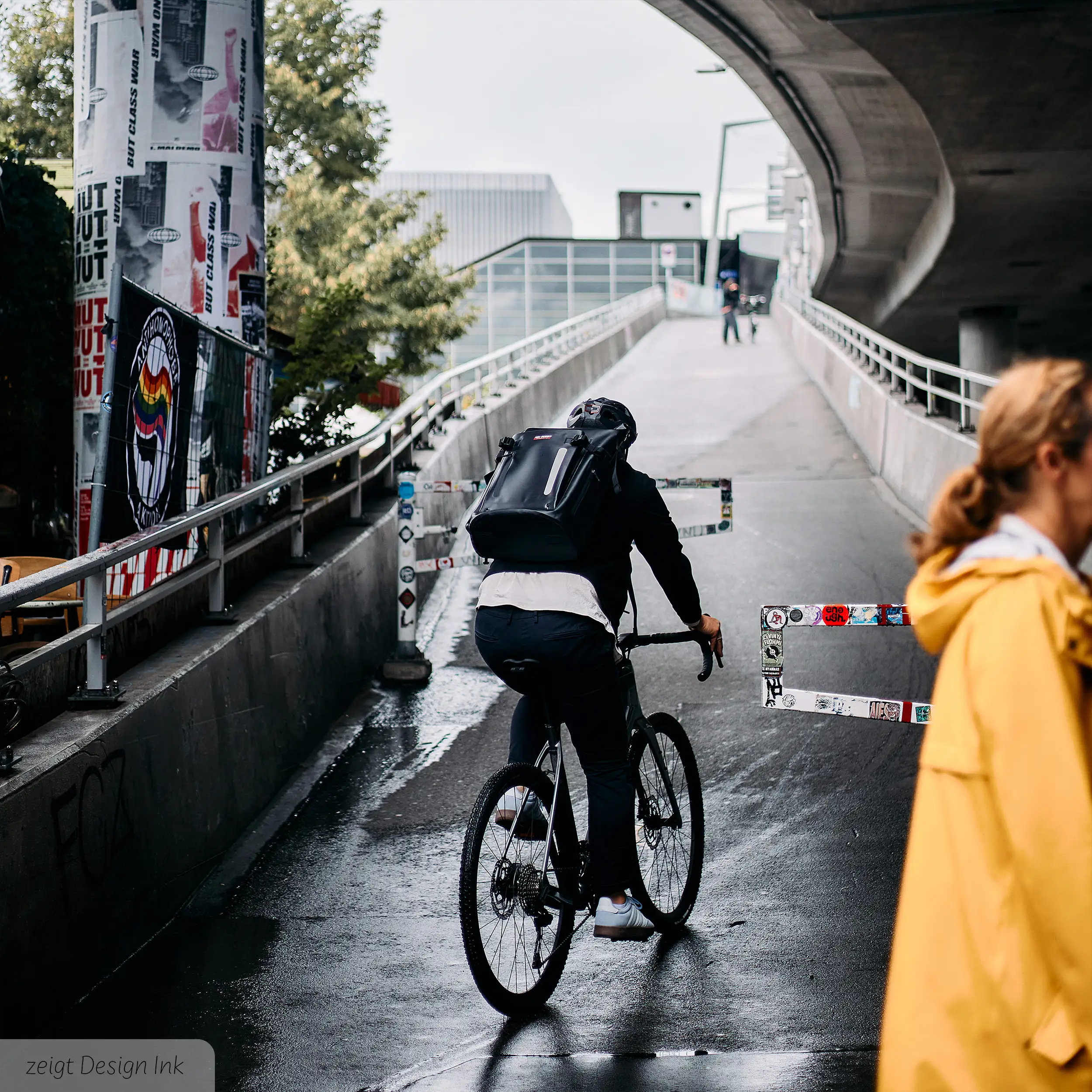 Zurich 24L backpack for everyday use & office - Pine