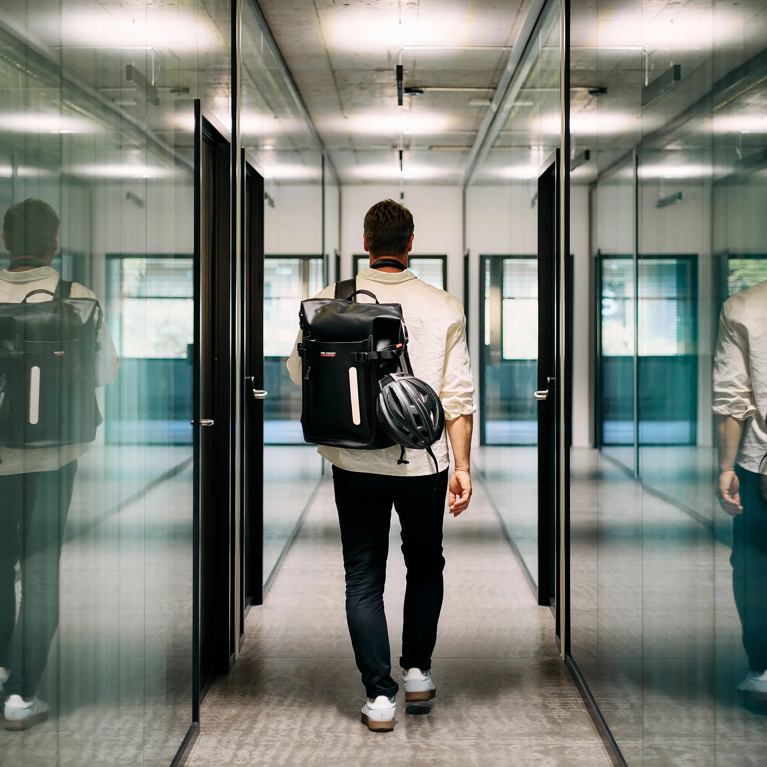 Zurich 24L backpack for everyday use & office - Ink